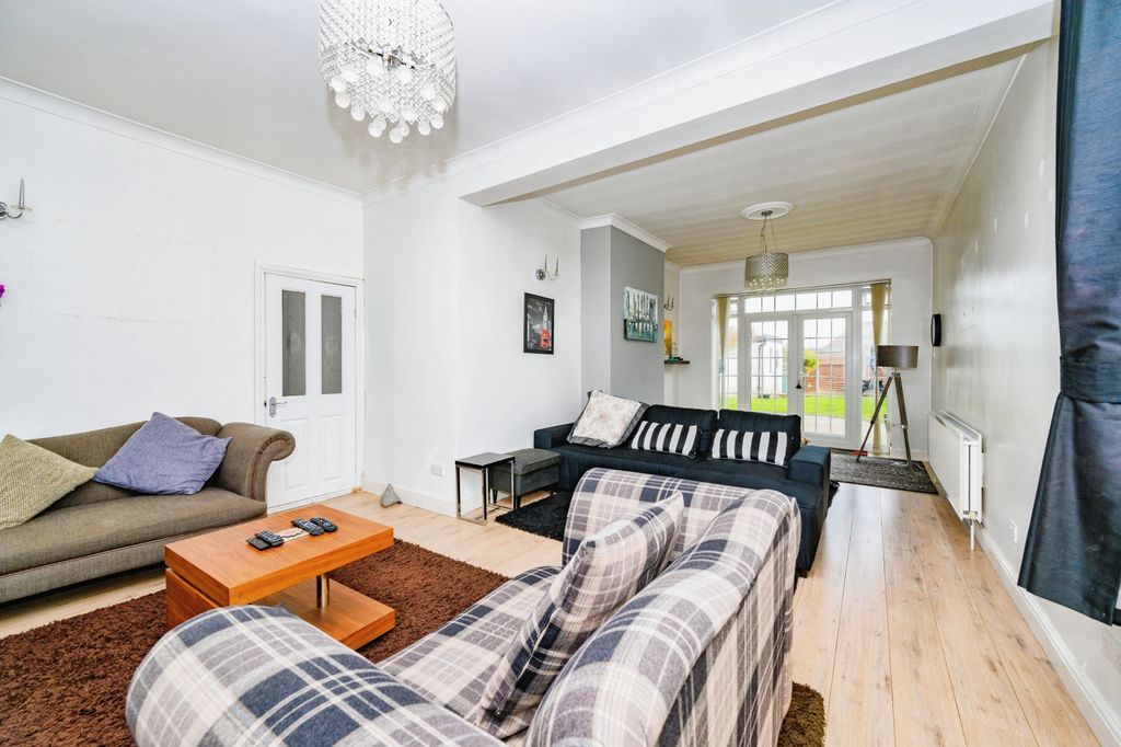Property photo 3 of 20 Altonroad-1573