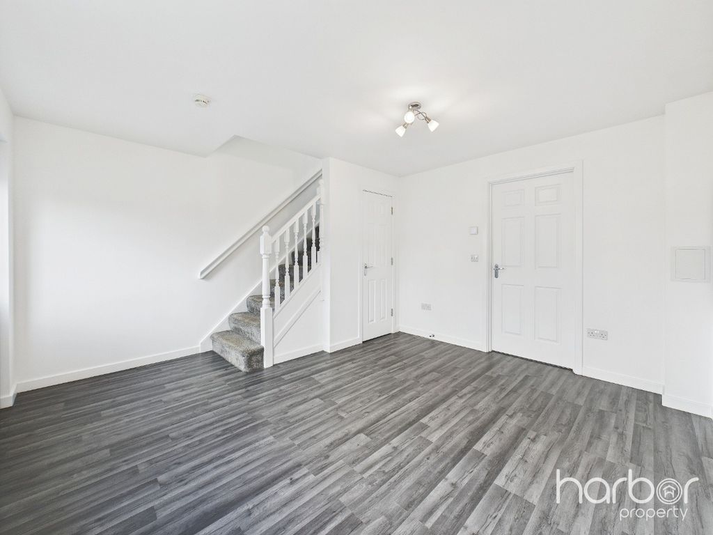 Property photo 2 of 18 4377565
