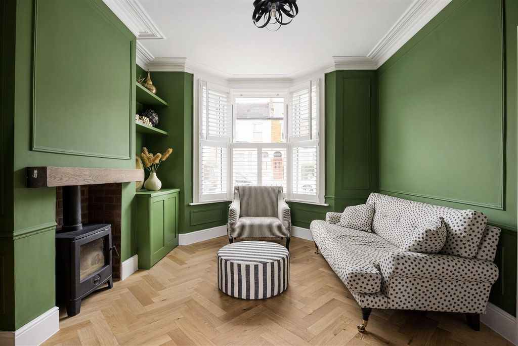 Property photo 2 of 40 Shaftesbury, E17