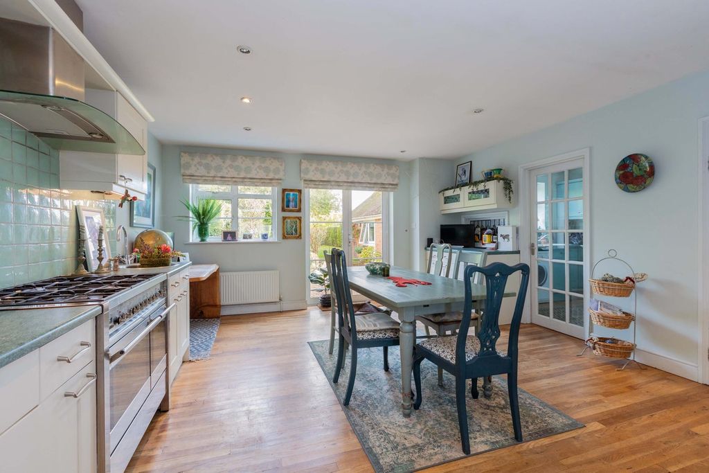 Property photo 3 of 23