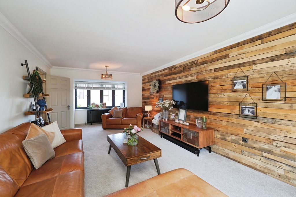 Property photo 3 of 20 Stunning Lounge With Bay, Bi Folds And Feature Wall