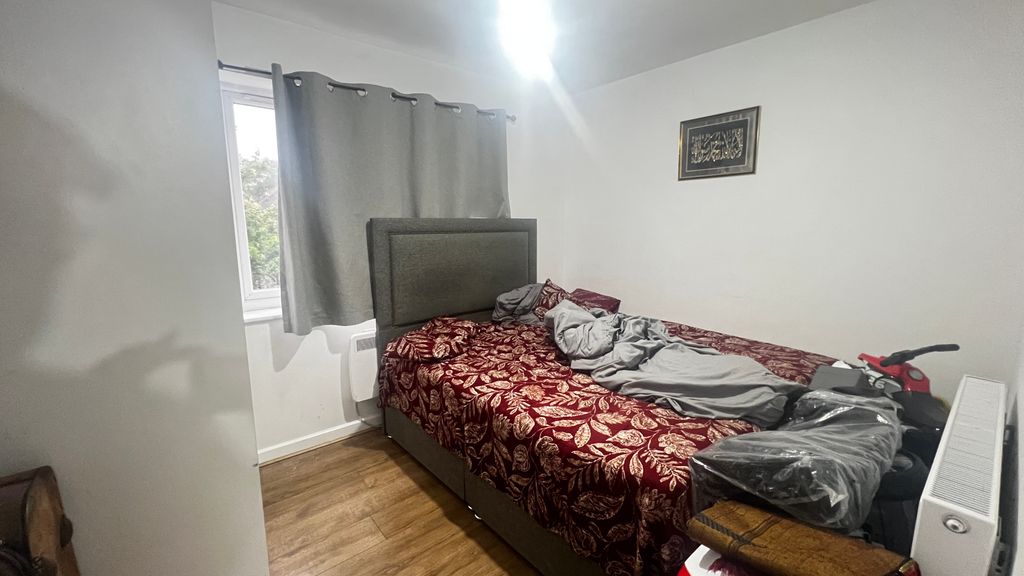 Property photo 1 of 3