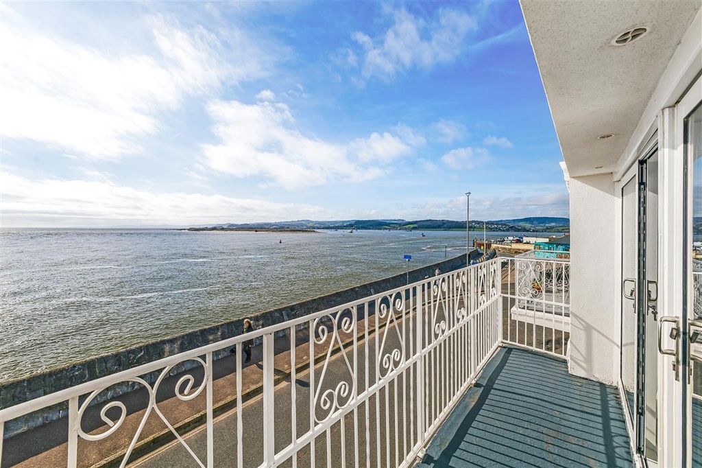 Property photo 2 of 18 Balcony