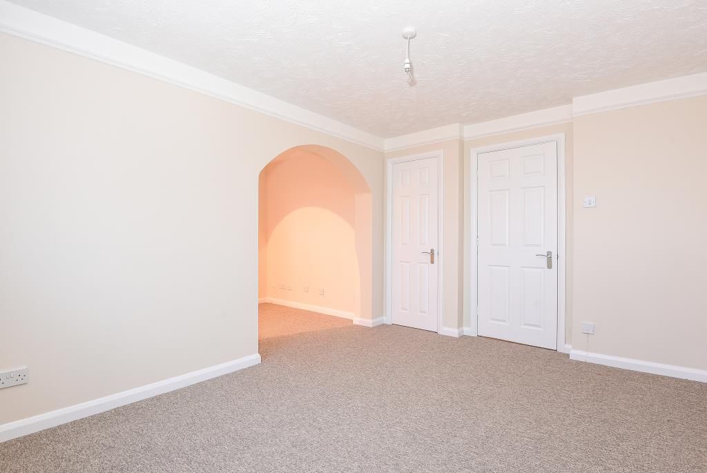 Property photo 3 of 10 Lounge