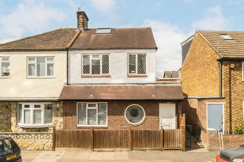 Property photo 3 of 11