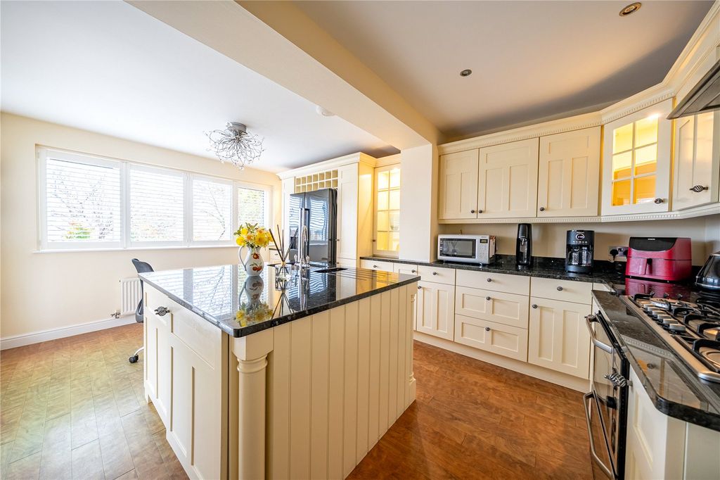 Property photo 1 of 19 Picture No. 24