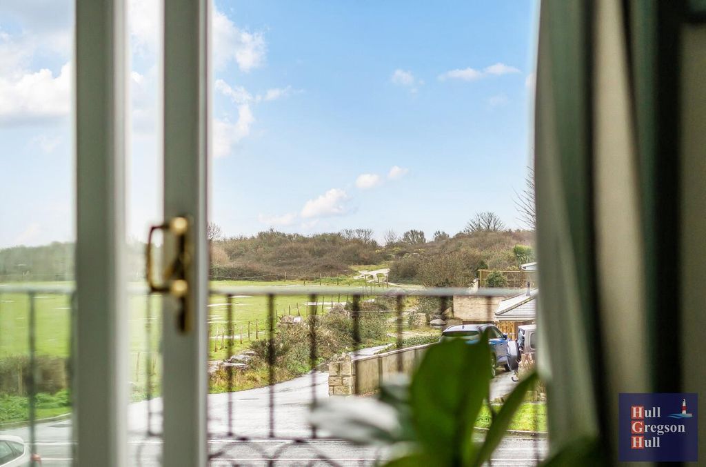 Property photo 3 of 24 05Ba1774-c5Ff-4626-A054-A1B130E5d91F.Jpg