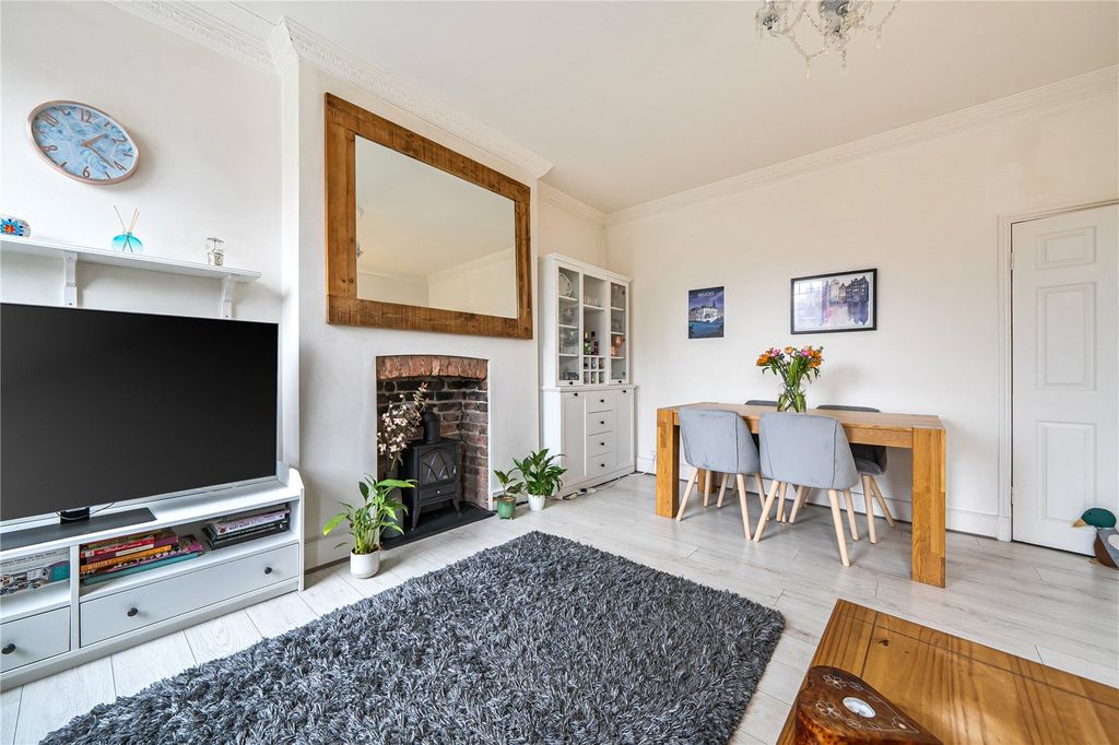 Property photo 2 of 20 Picture No. 13