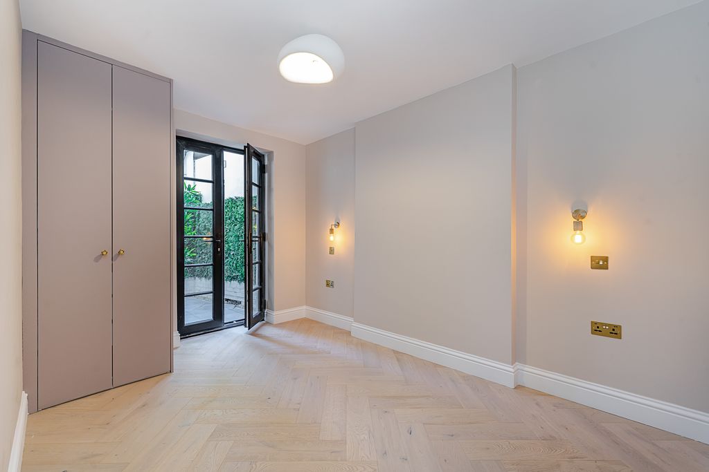 Property photo 3 of 23