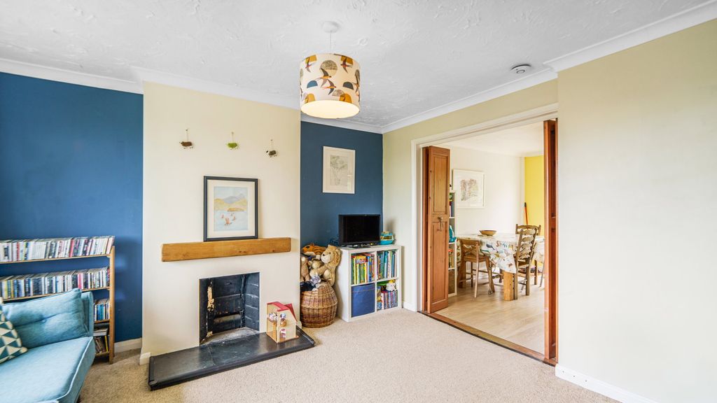 Property photo 3 of 12