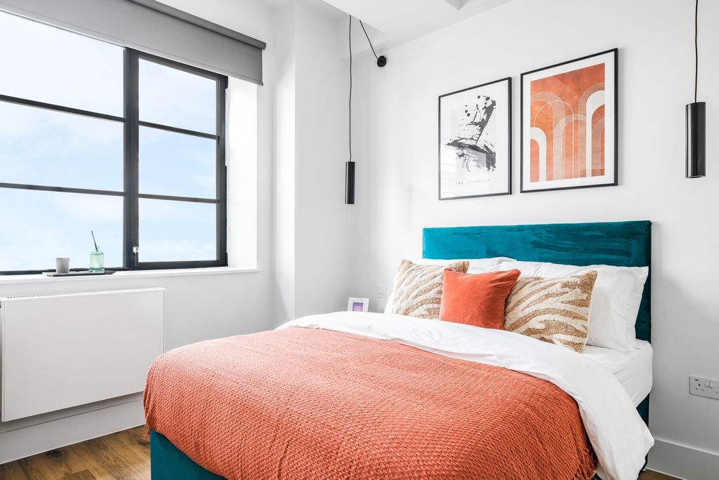 Property photo 3 of 6 Bedroom