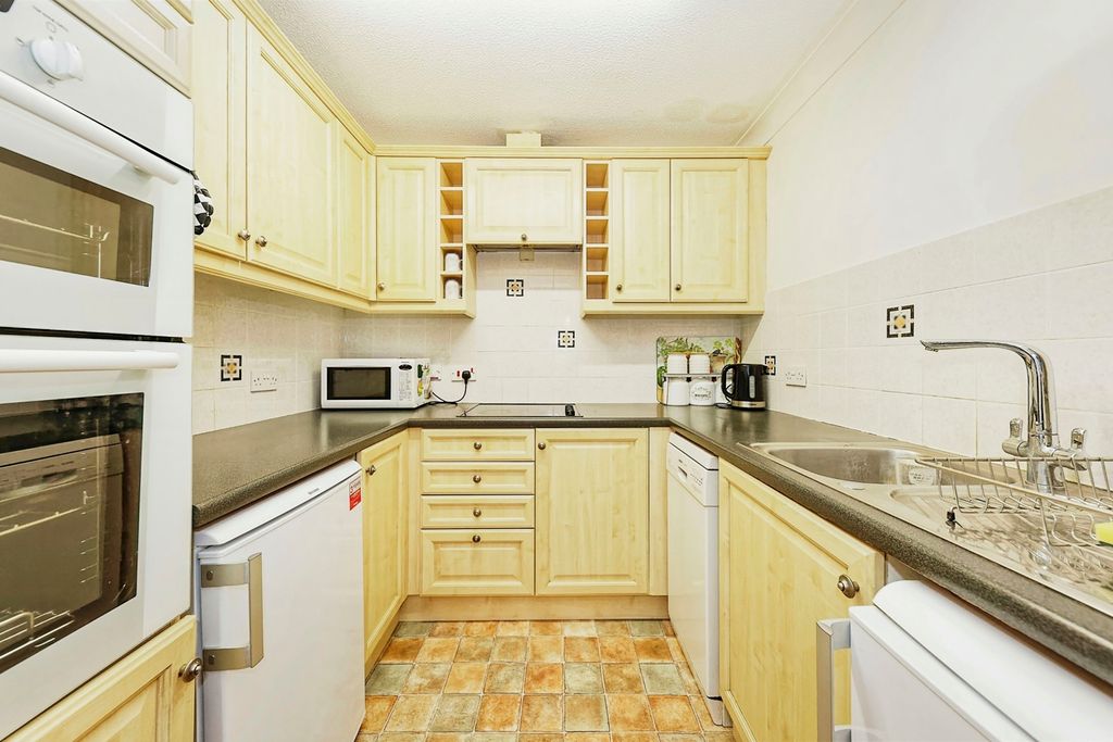 Property photo 3 of 10