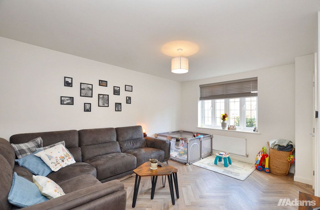 Property photo 2 of 19