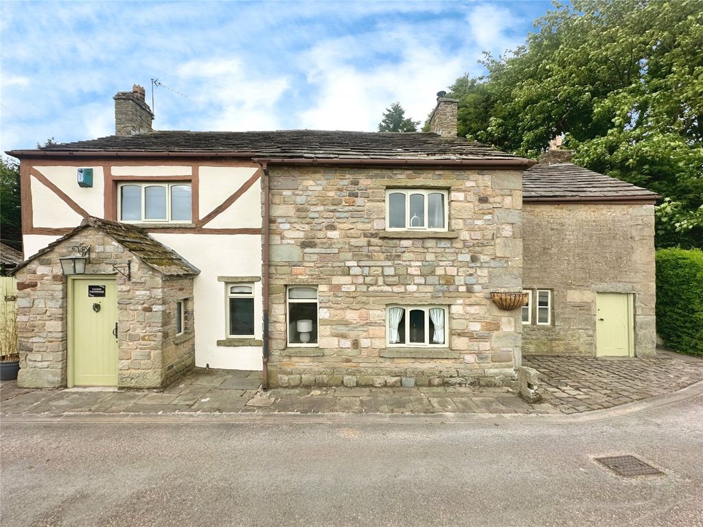Property photo 2 of 33 Picture No. 34