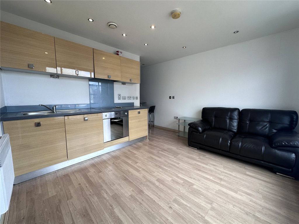 Property photo 3 of 7 Picture No. 06