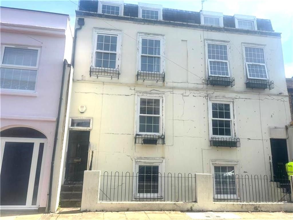 Property photo 3 of 6 Front