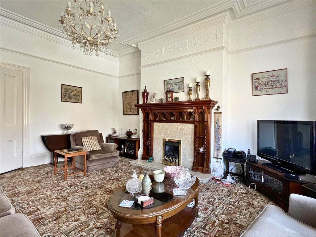 Property photo 3 of 31