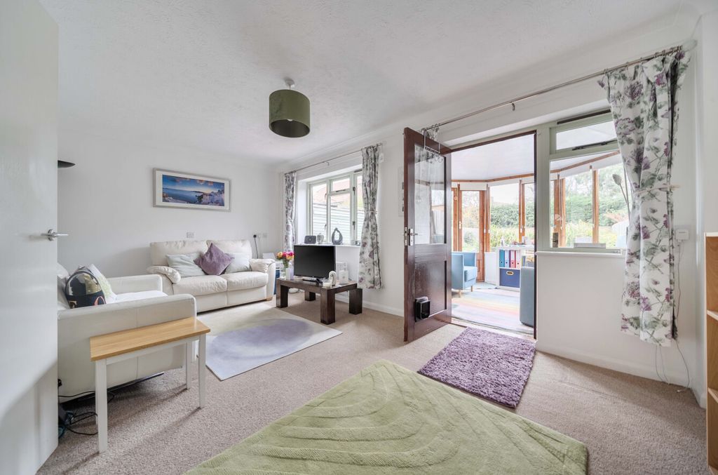 Property photo 3 of 9