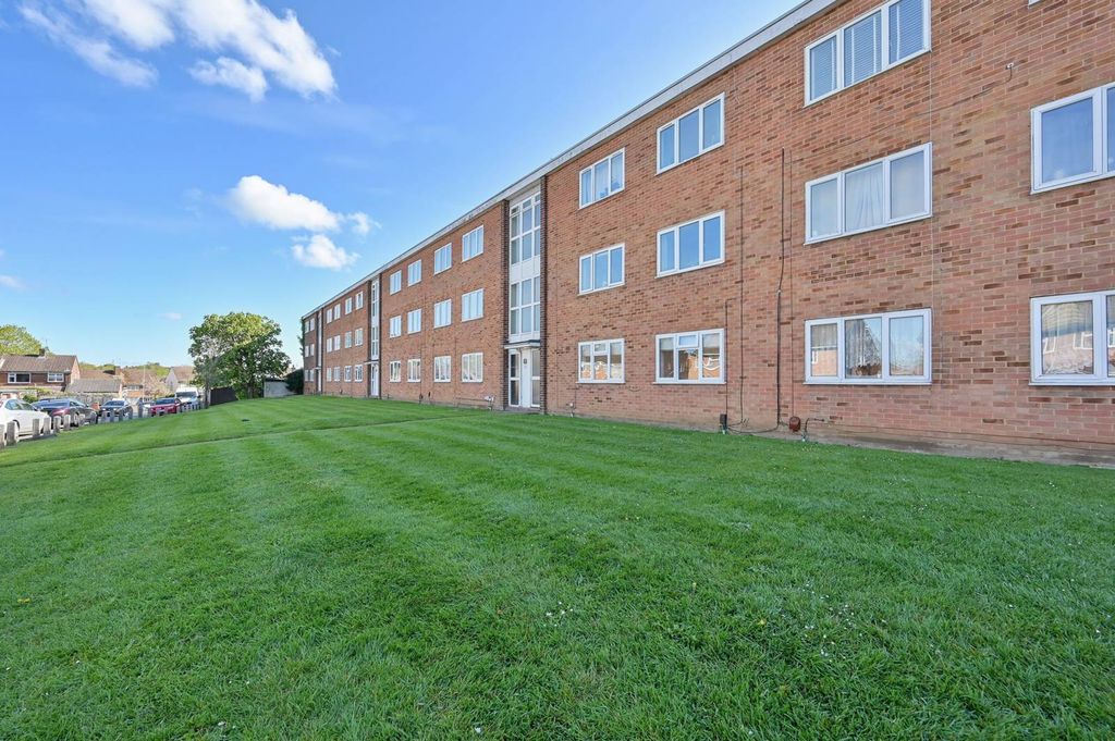 Property photo 2 of 11