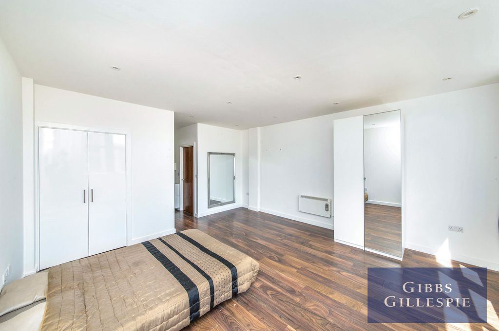 Property photo 1 of 7 Studio Room