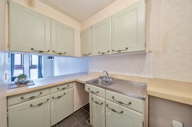 Property photo 3 of 21 Kitchen