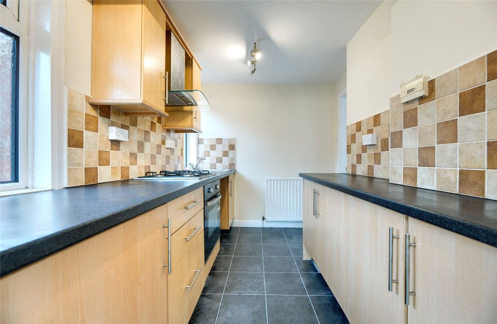 Property photo 3 of 14 Kitchen