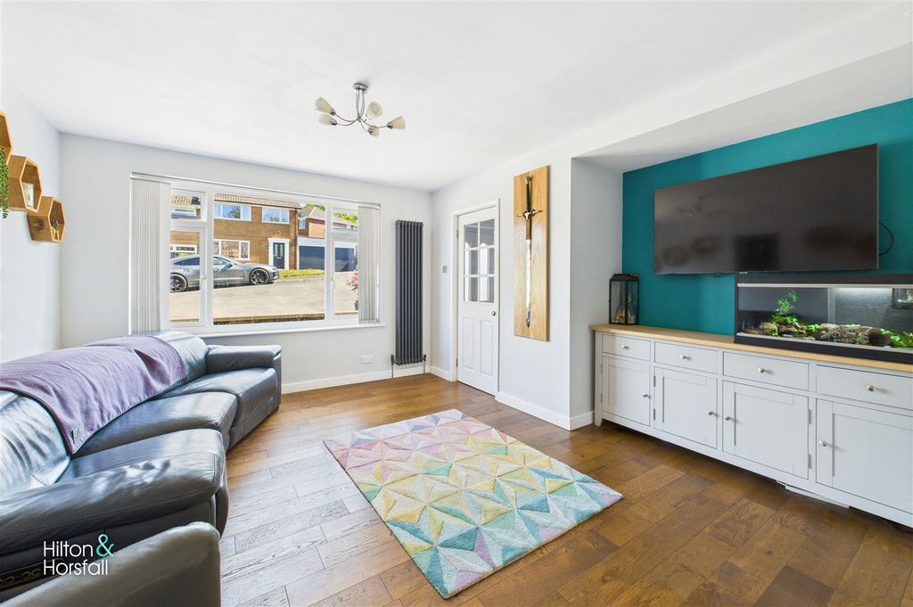 Property photo 2 of 16 Brownroyd