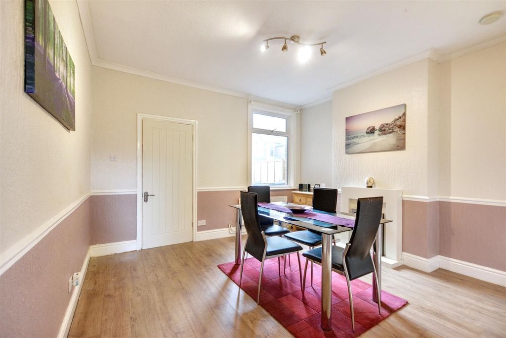 Property photo 3 of 15 Dining Room