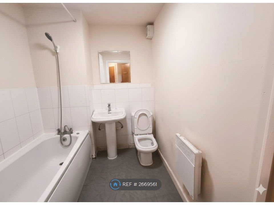 Property photo 2 of 8