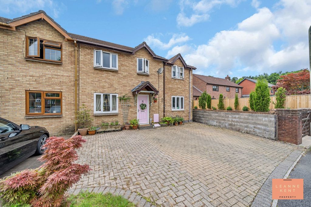 Property photo 1 of 37
