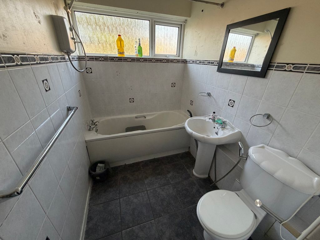 Property photo 3 of 5 Bathroom