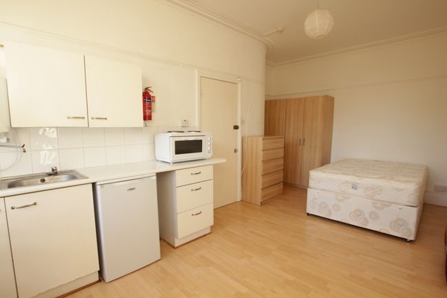 Property photo 2 of 5 39 Church Crescent,