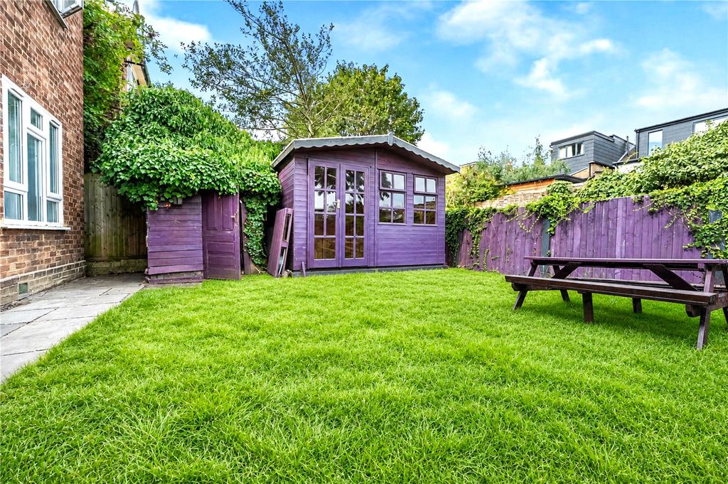 Property photo 2 of 11 Picture No. 17
