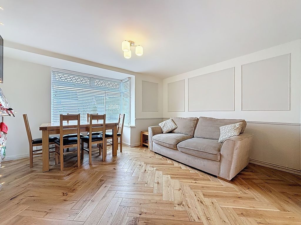 Property photo 2 of 20 Living Room