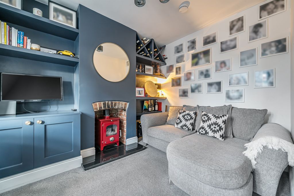 Property photo 3 of 17