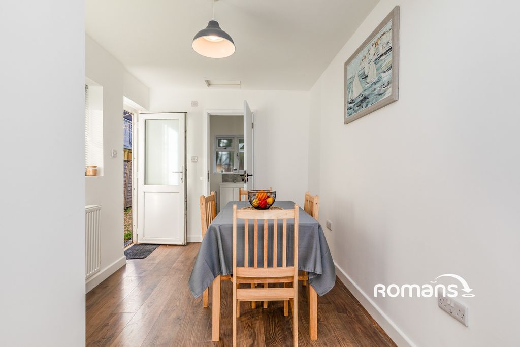 Property photo 3 of 10 Photo