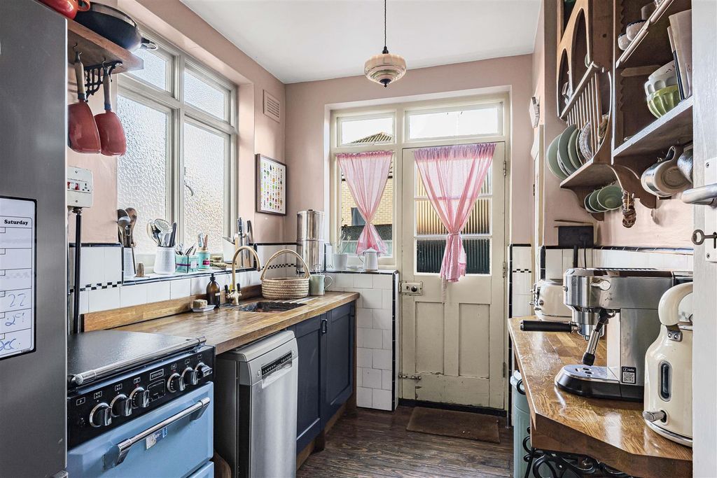 Property photo 3 of 28 3