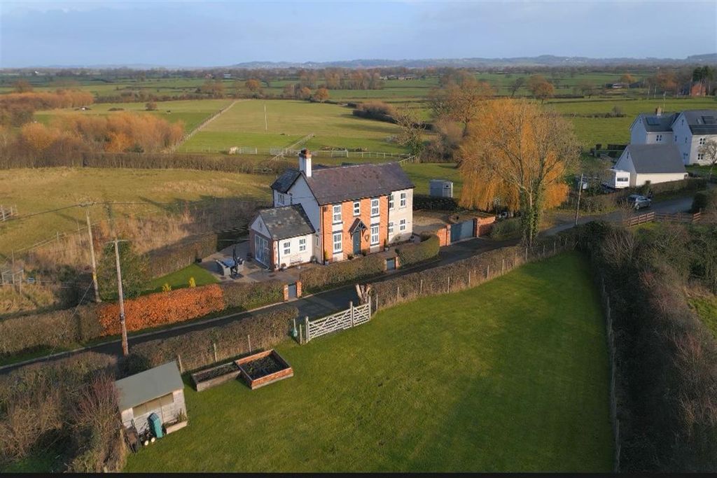 Property photo 1 of 33 (Main)