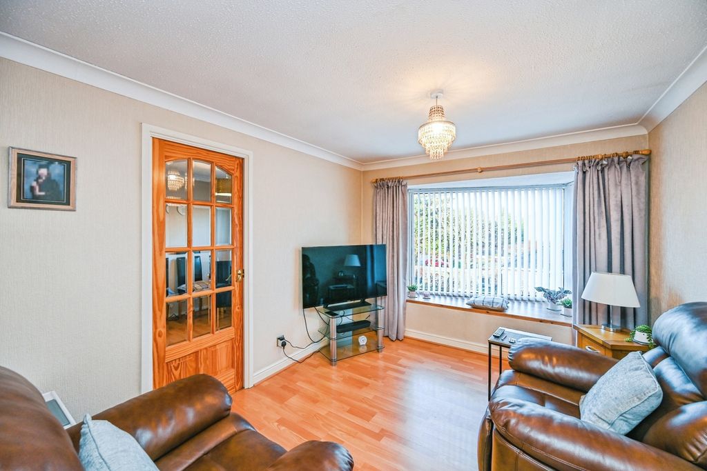 Property photo 2 of 11 Pbox-Img.Jpg