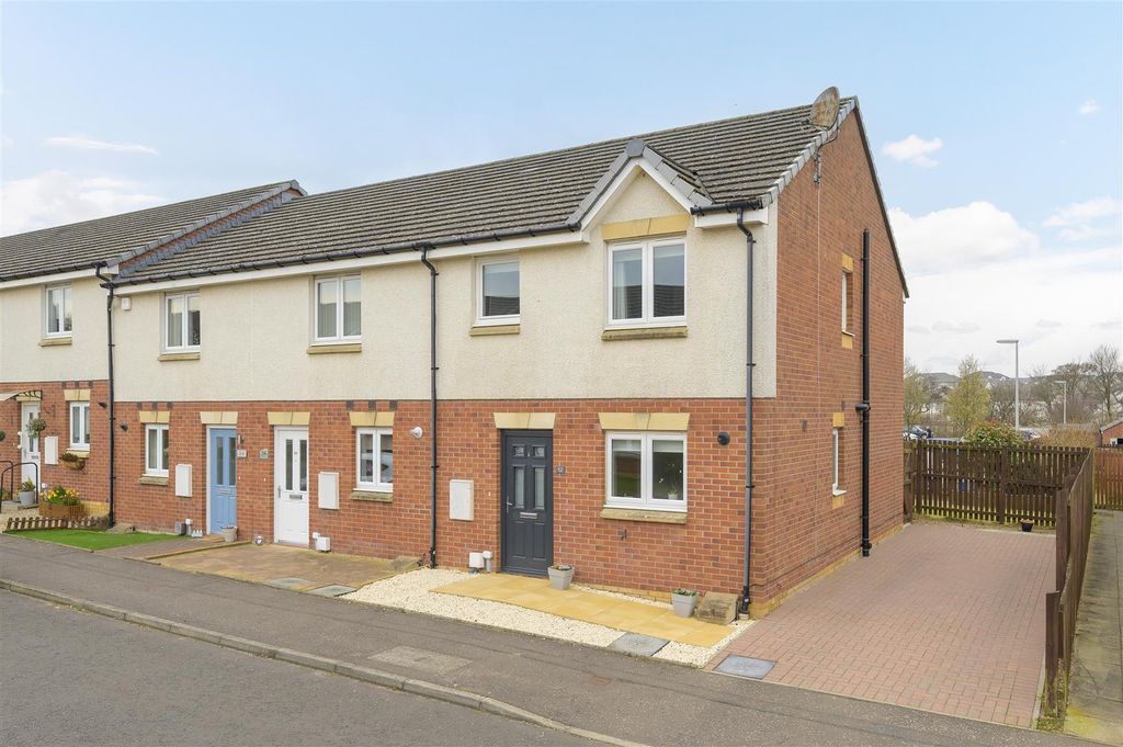 Property photo 1 of 29 52 Middlebank Rise 001.Jpg