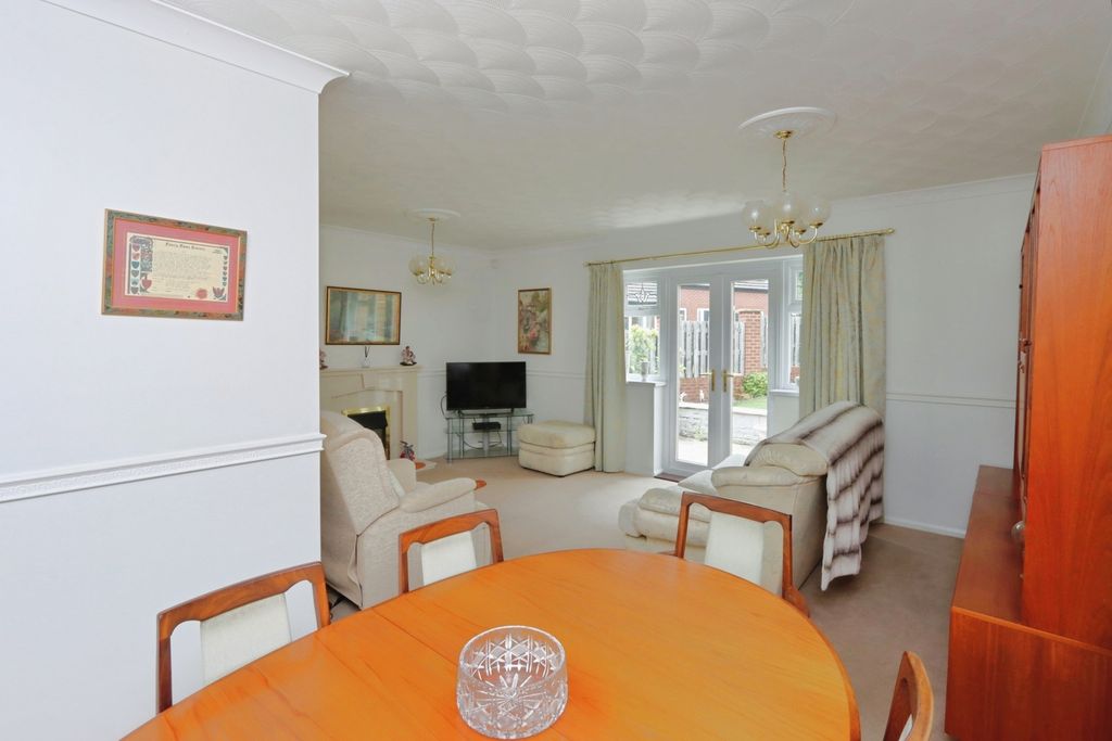 Property photo 2 of 17 Photo