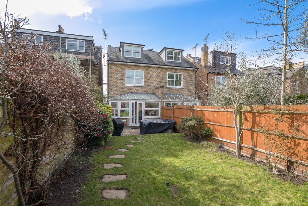 Property photo 3 of 11