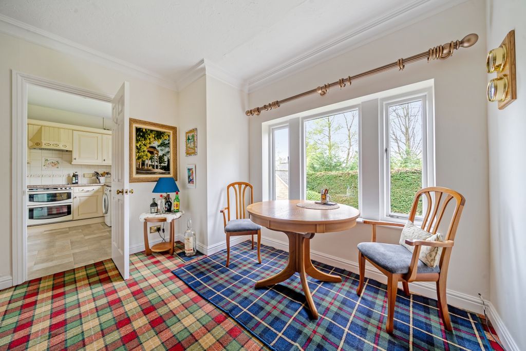 Property photo 3 of 10 Living Room Dining Table