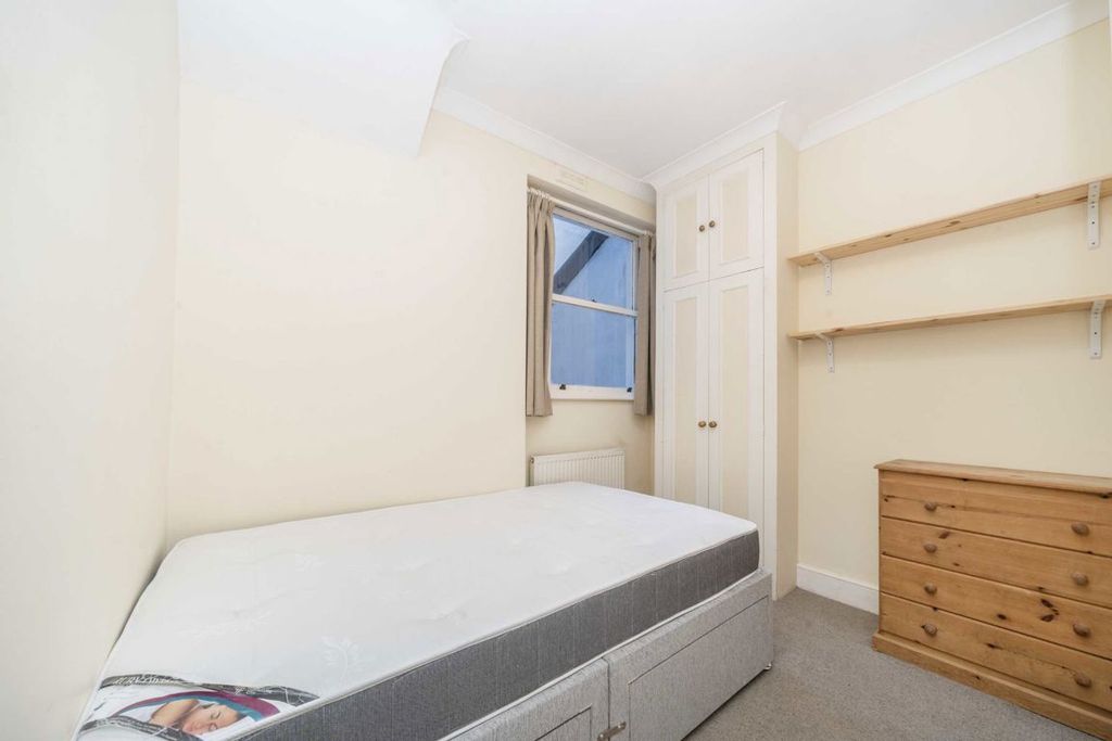 Property photo 3 of 4