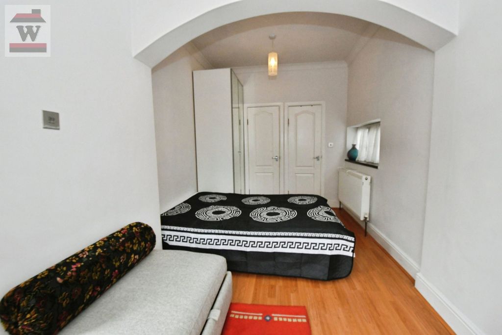 Property photo 2 of 4