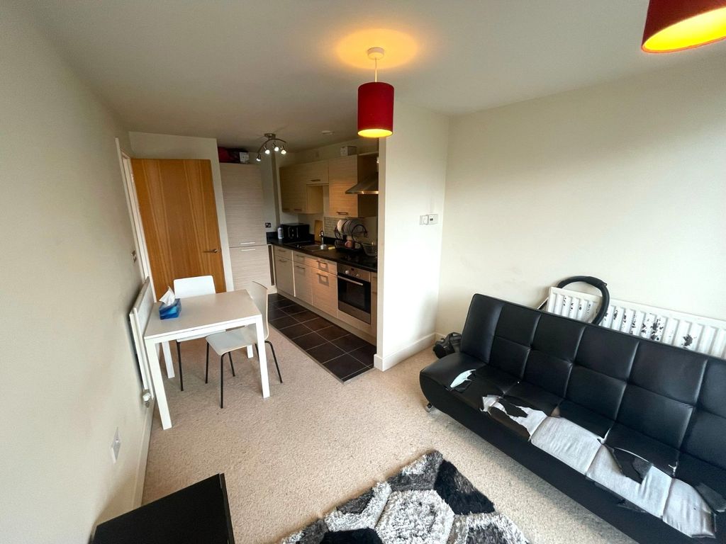 Property photo 3 of 8 Picture No. 24
