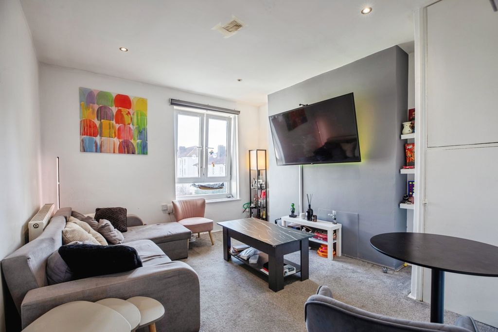 Property photo 1 of 25 Pbox-Img.Jpg