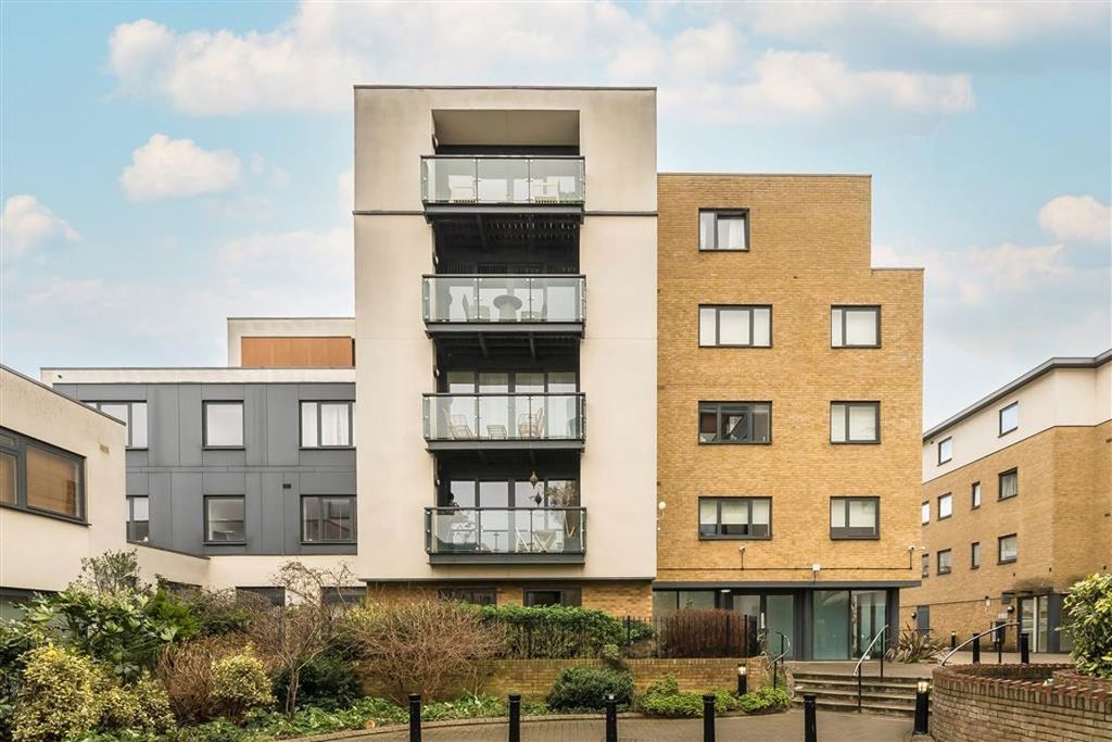 Property photo 1 of 3