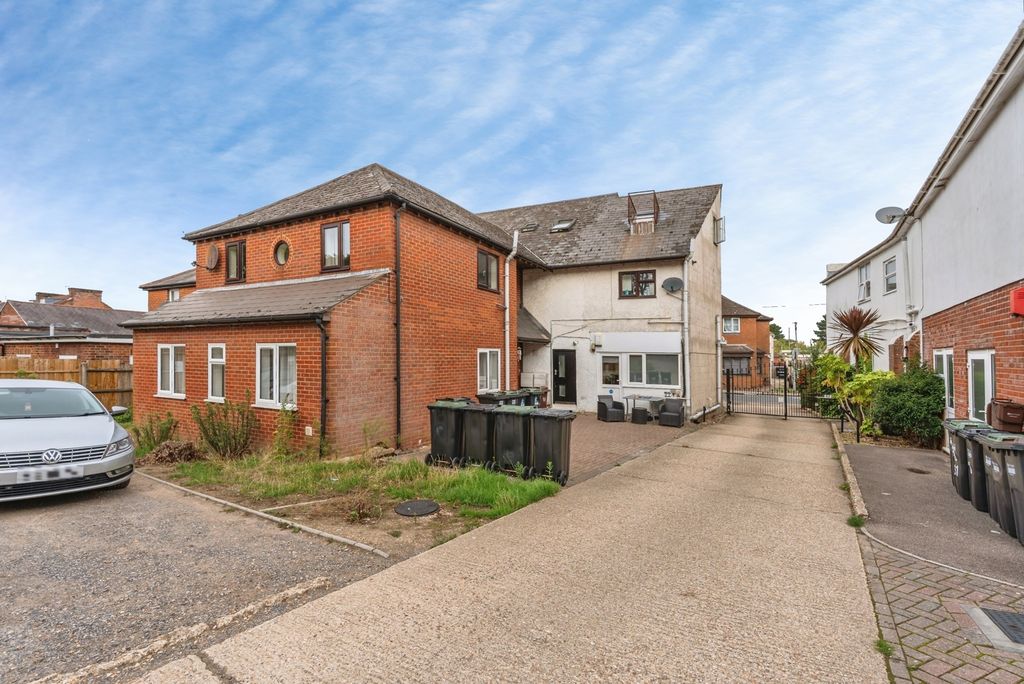 Property photo 3 of 13 Pbox-Img.Jpg
