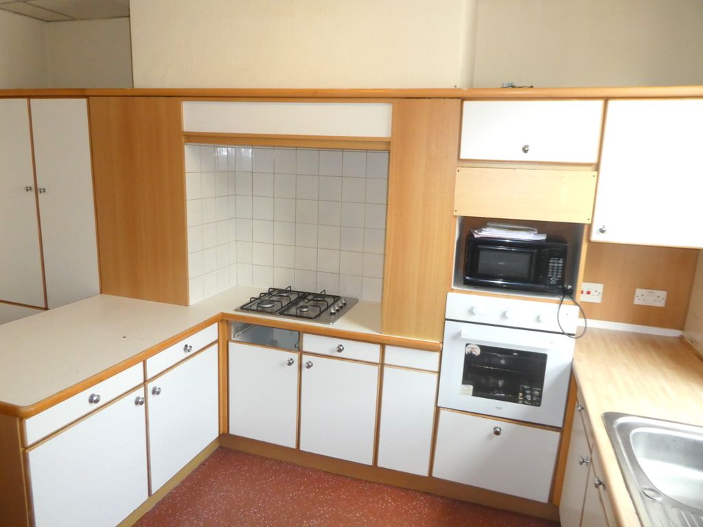 Property photo 3 of 12